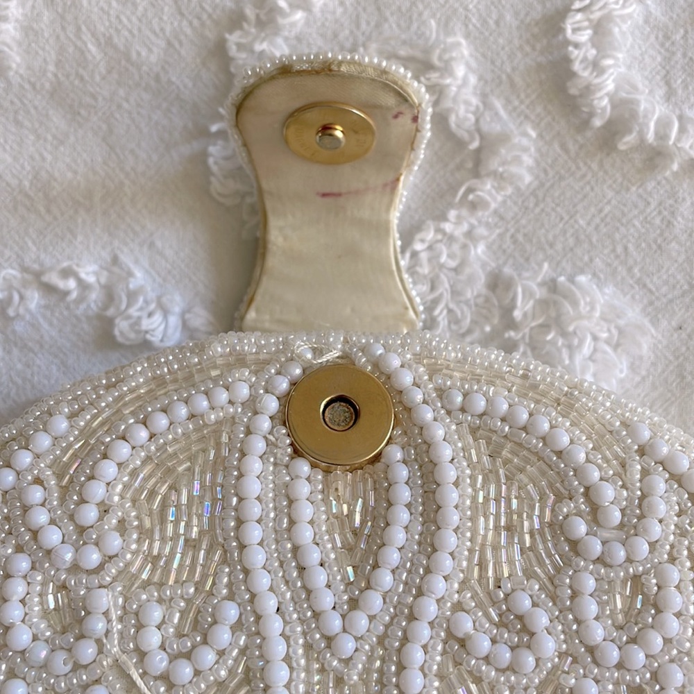 Vintage beaded Pearl clutch with detachable strap - Picture 3 of 9